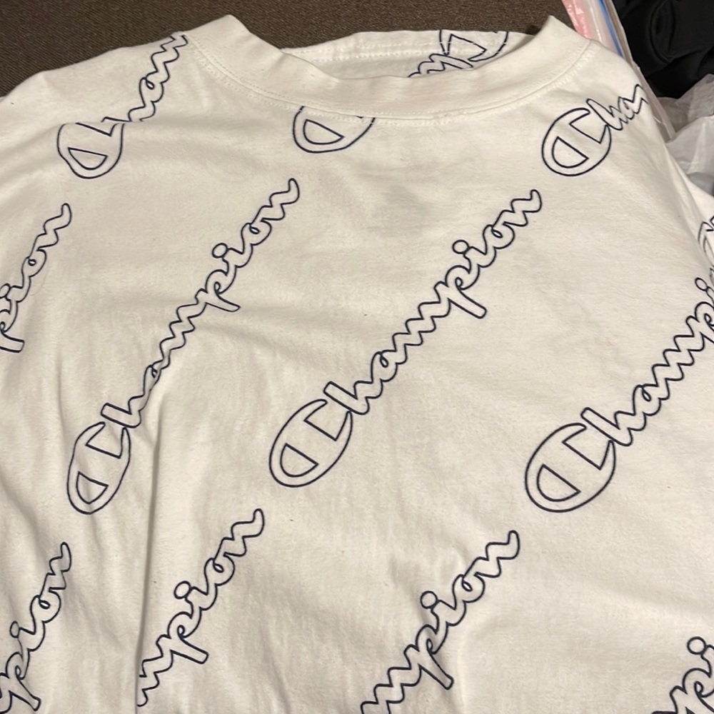 White champion t-shirt